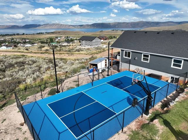Sơn lại sân bóng rổ - pickleball linh hoạt 7 lớp sơn có 10% Hạt Cao Su TopSports trên nền nhựa